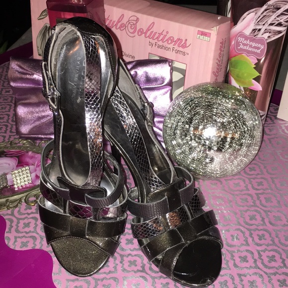 Guess Metallic Heels sz 7 1/2 - Picture 1 of 8
